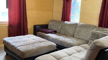 Suite classique, 1 chambre | Aire de séjour | Téléviseur à écran plat, Netflix, services de diffusion en continu