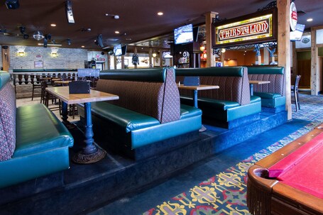 Park West Inn - Image 34