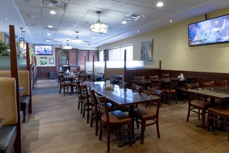 Park West Inn - Image 44