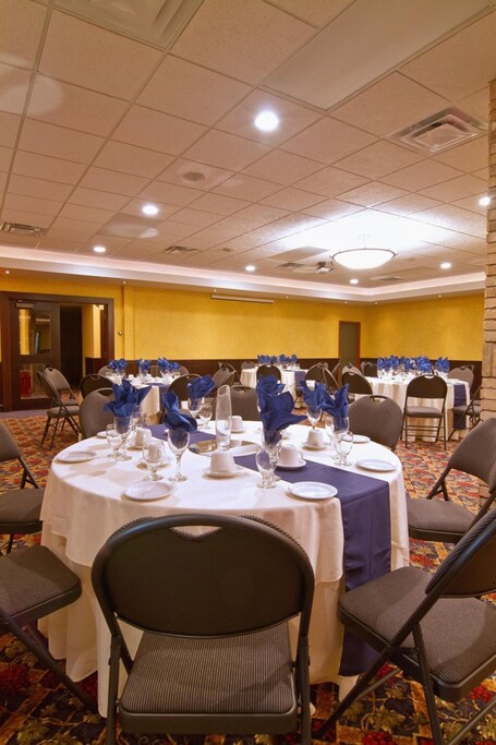 Park West Inn - Image 21