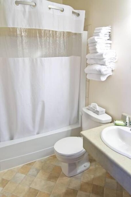 Park West Inn - Image 10