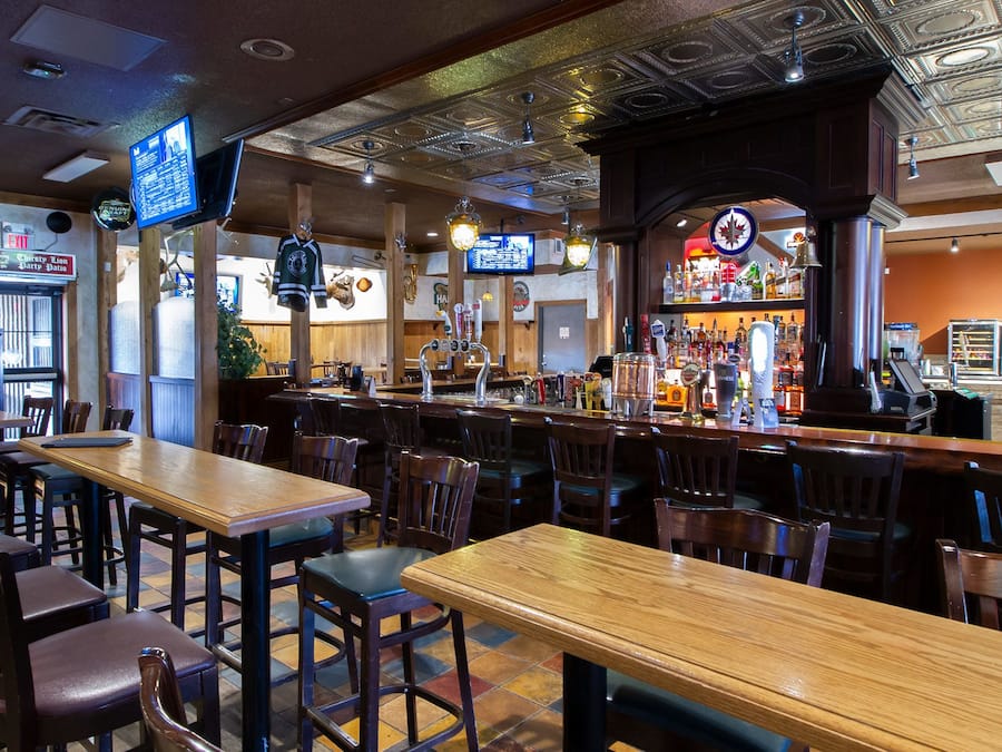 2 restaurants, breakfast served