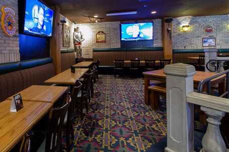 Park West Inn - Image 20