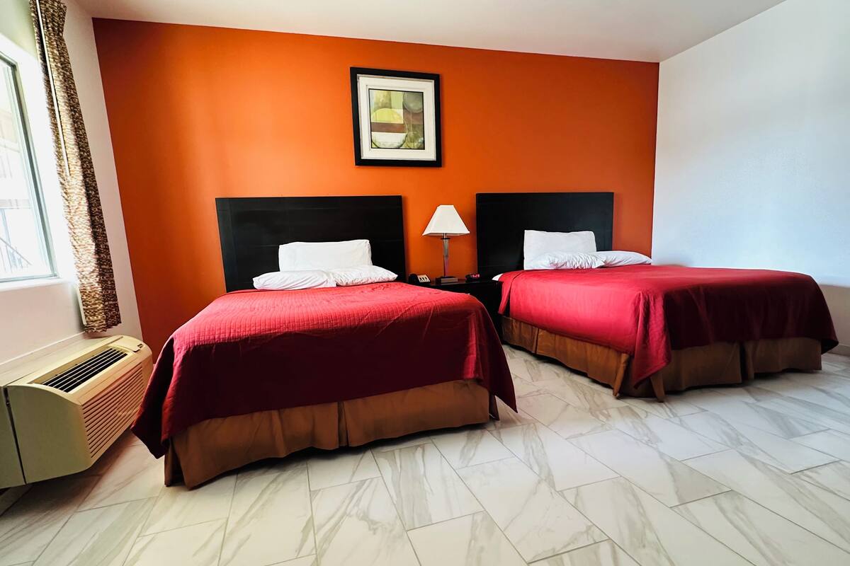 Kamar Bisnis | 1 kamar tidur, seprai premium, kedap suara, dan setrika/meja setrika