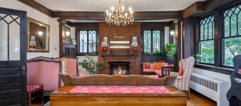 Oakland Cottage Bed & Breakfast