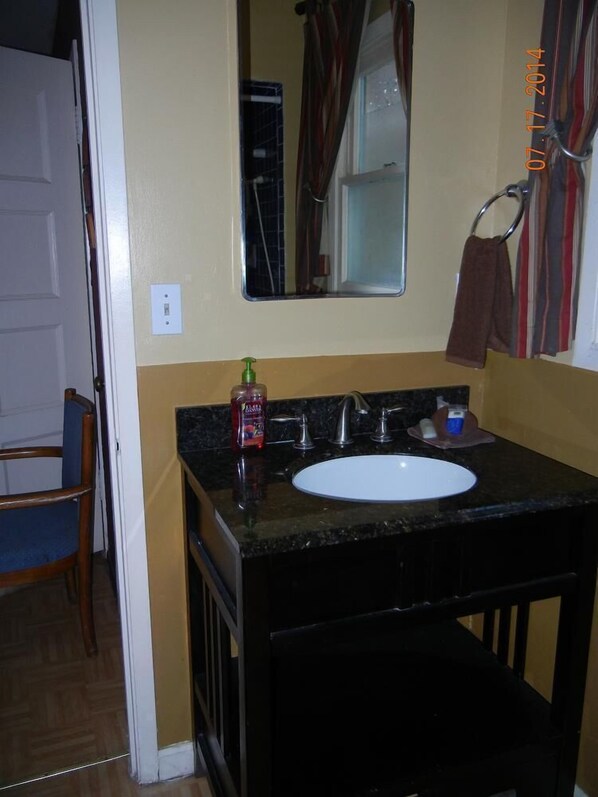 Bathroom sink