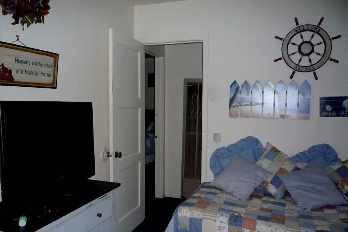 Cottage, 2 Bedrooms, Partial Lake View (Captain's Quarters)