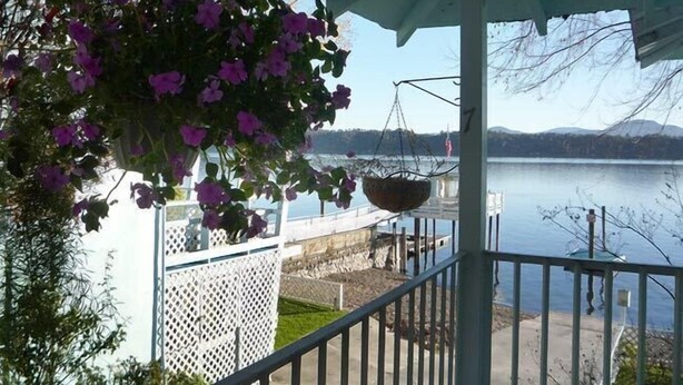 Balcony - Blue Fish Cove Resort (Clearlake Oaks)