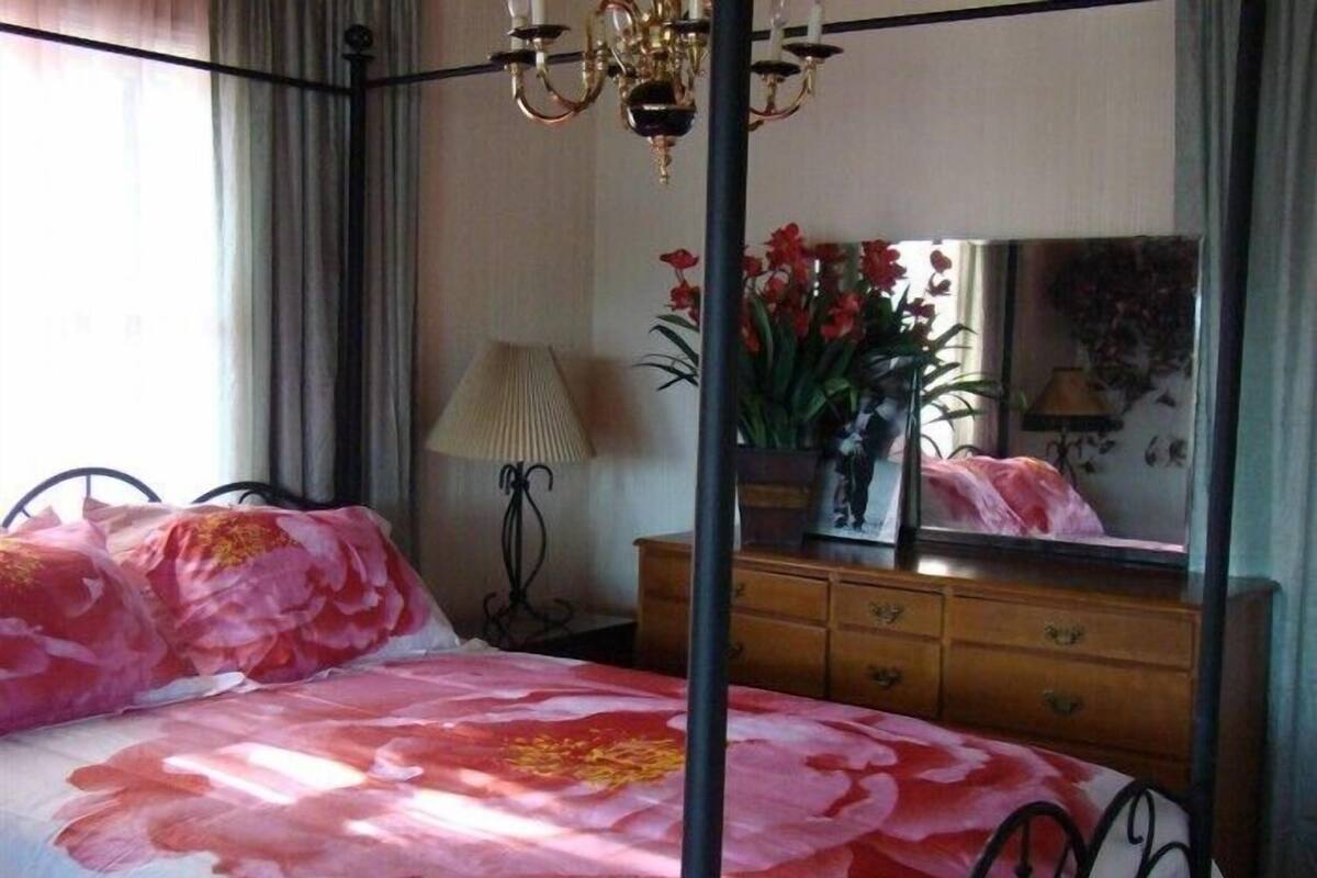 Kamer, 2 slaapkamers (Veranda) | Een strijkplank/strijkijzer, gratis wifi