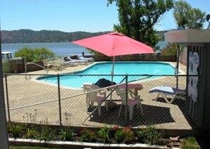 Outdoor pool - Baldwin's Retreat (Clearlake Oaks)
