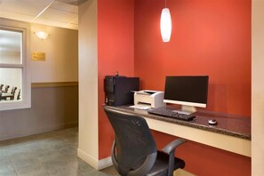 Business center - Travelodge by Wyndham Kindersley (Kindersley)