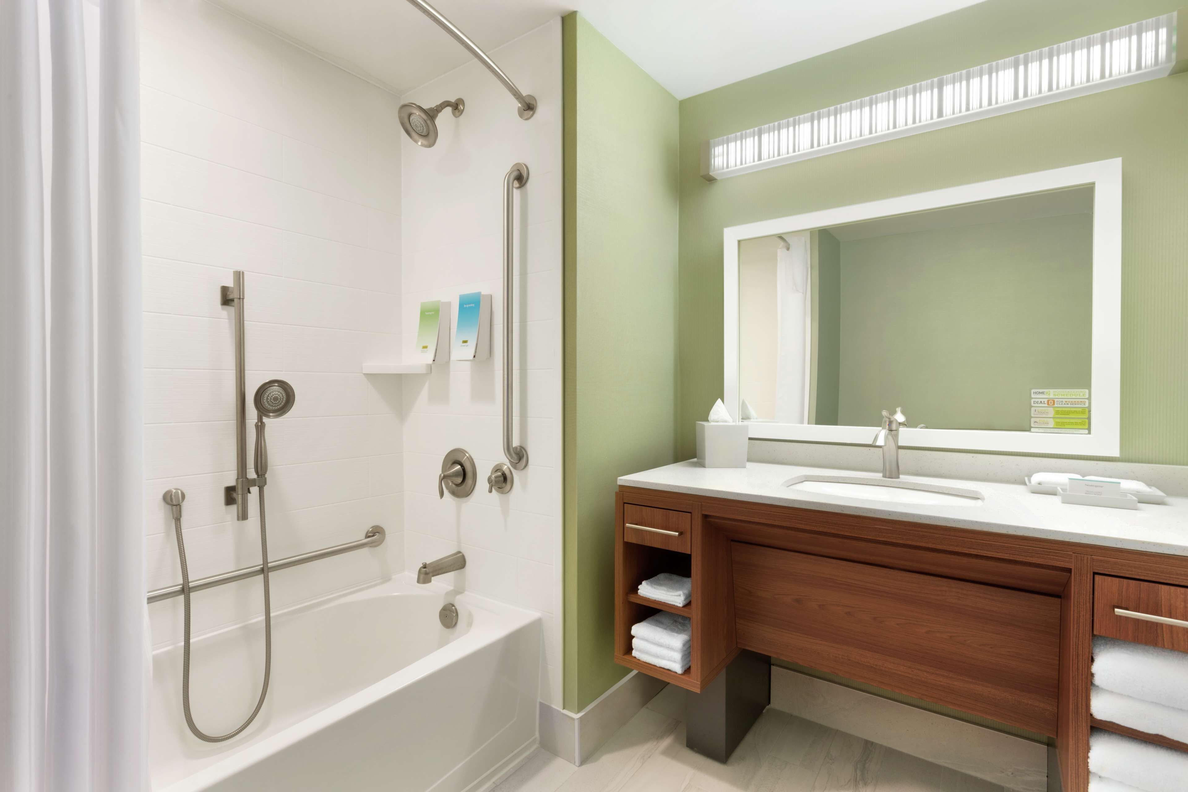studio, 1 queen bed, accessible, bathtub | bathroom | combined shower/bathtub, towels