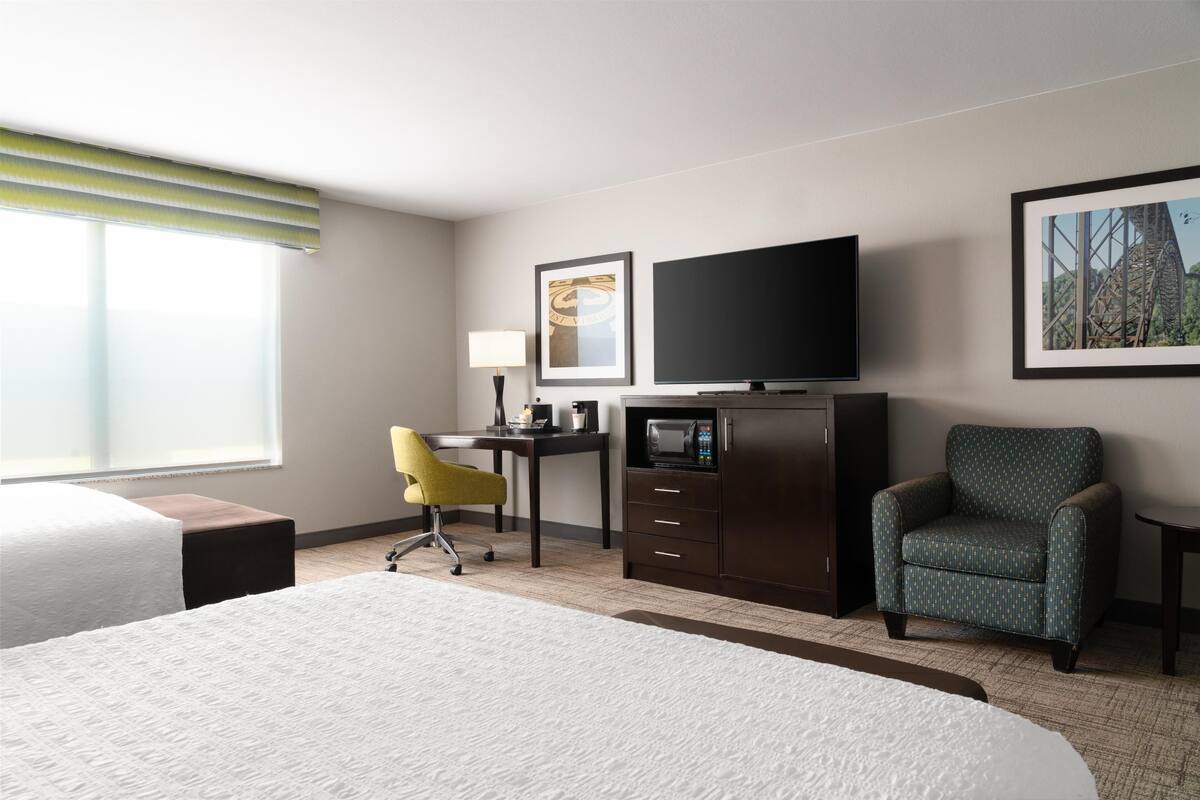 in-room safe, desk, free wifi, bed sheets