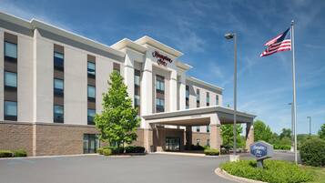 Vista frontal de la propiedad