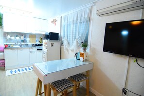 Familie vierpersoonskamer | Dineren op de kamer