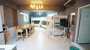 Studio Suite, Multiple Beds, Non Smoking, Kitchen | Hypo-allergenic bedding, desk, laptop workspace, blackout drapes