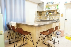 Superior Studio | Hypo-allergenic bedding, desk, laptop workspace, blackout drapes - Residence Unicorn in Dongdaemun (Seoul)