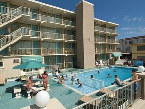 Seasonal outdoor pool, open 9:00 AM to 8:00 PM, pool umbrellas - Aquarius Oceanfront Inn (Wildwood)