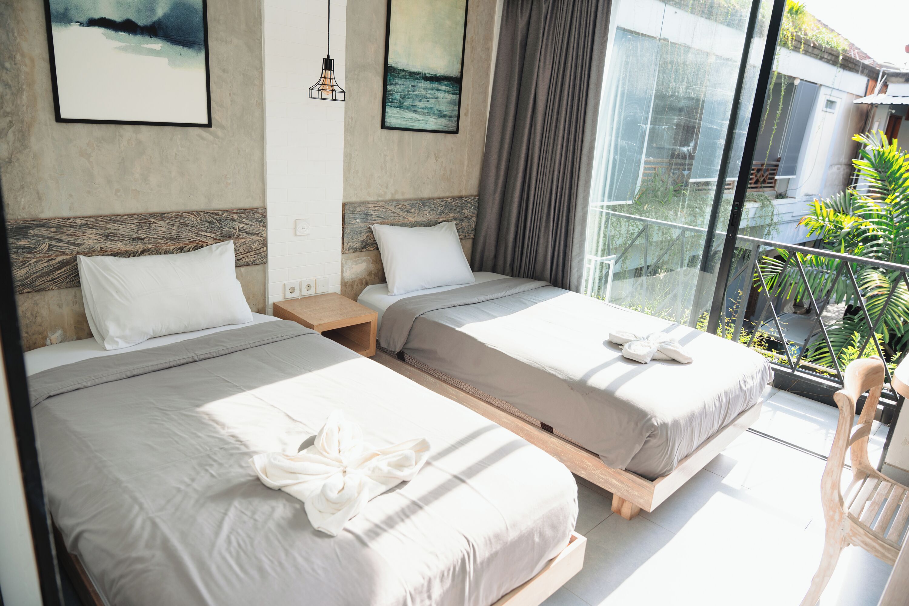 Superior Room, Pool View