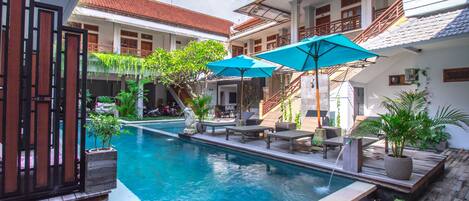 Outdoor pool, pool loungers