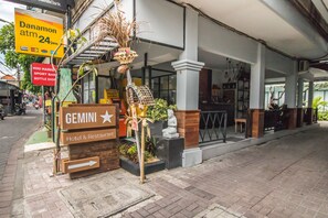 Front of property - Gemini Star Hotel Kuta (Kuta)