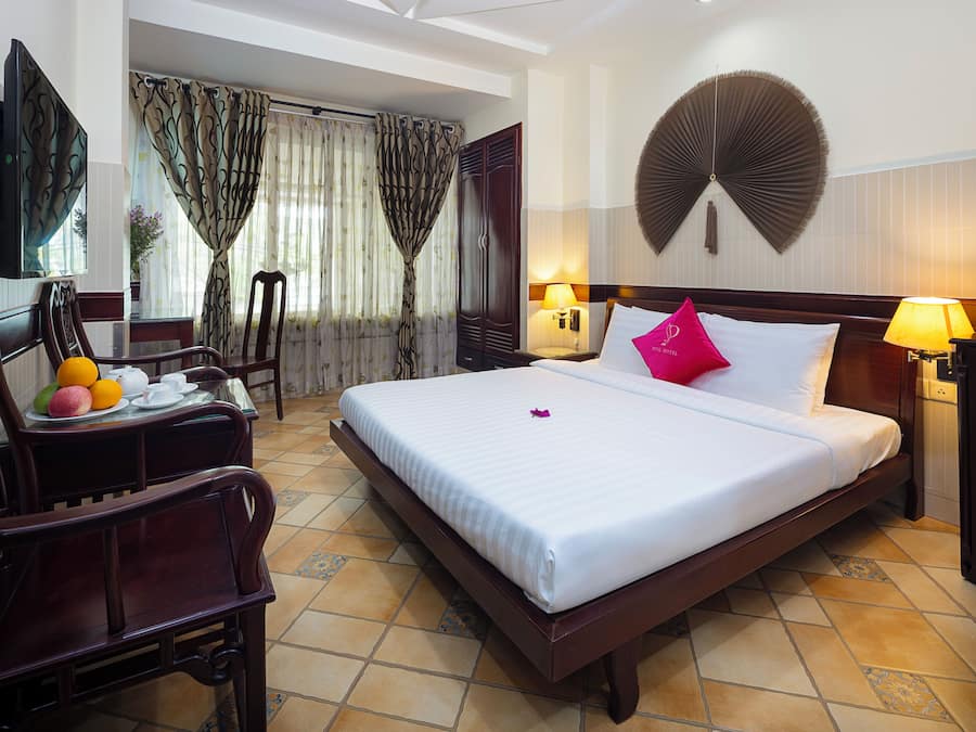 Premier Double Room Single Use | Desk, soundproofing, free WiFi