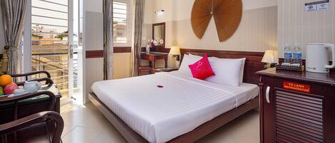 Luxury Double Room | Desk, soundproofing, free WiFi