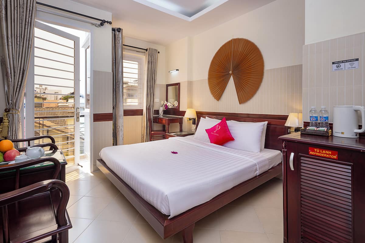 Luxury Double Room | Desk, soundproofing, free WiFi