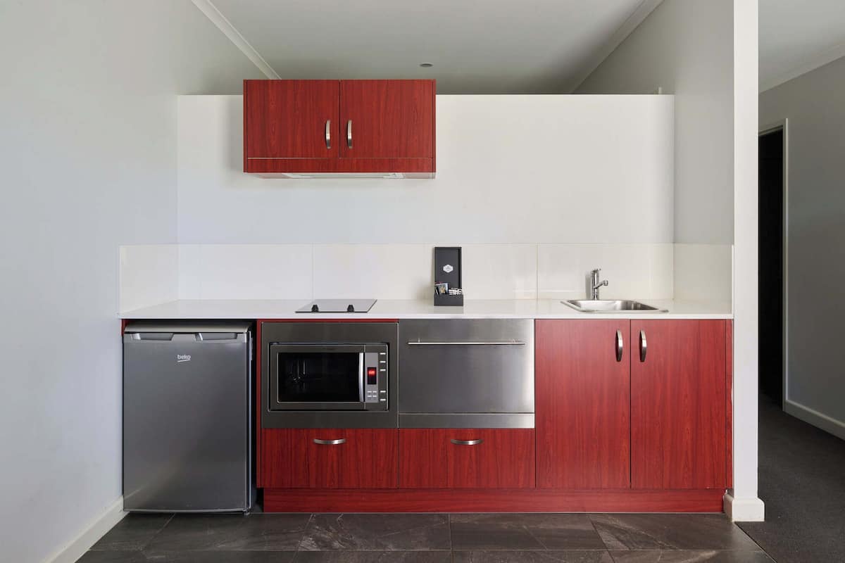 Family Studio (Free Pompeii Exhibition tickets for 2 adults and 2 children & a bottle of wine) | Private kitchenette