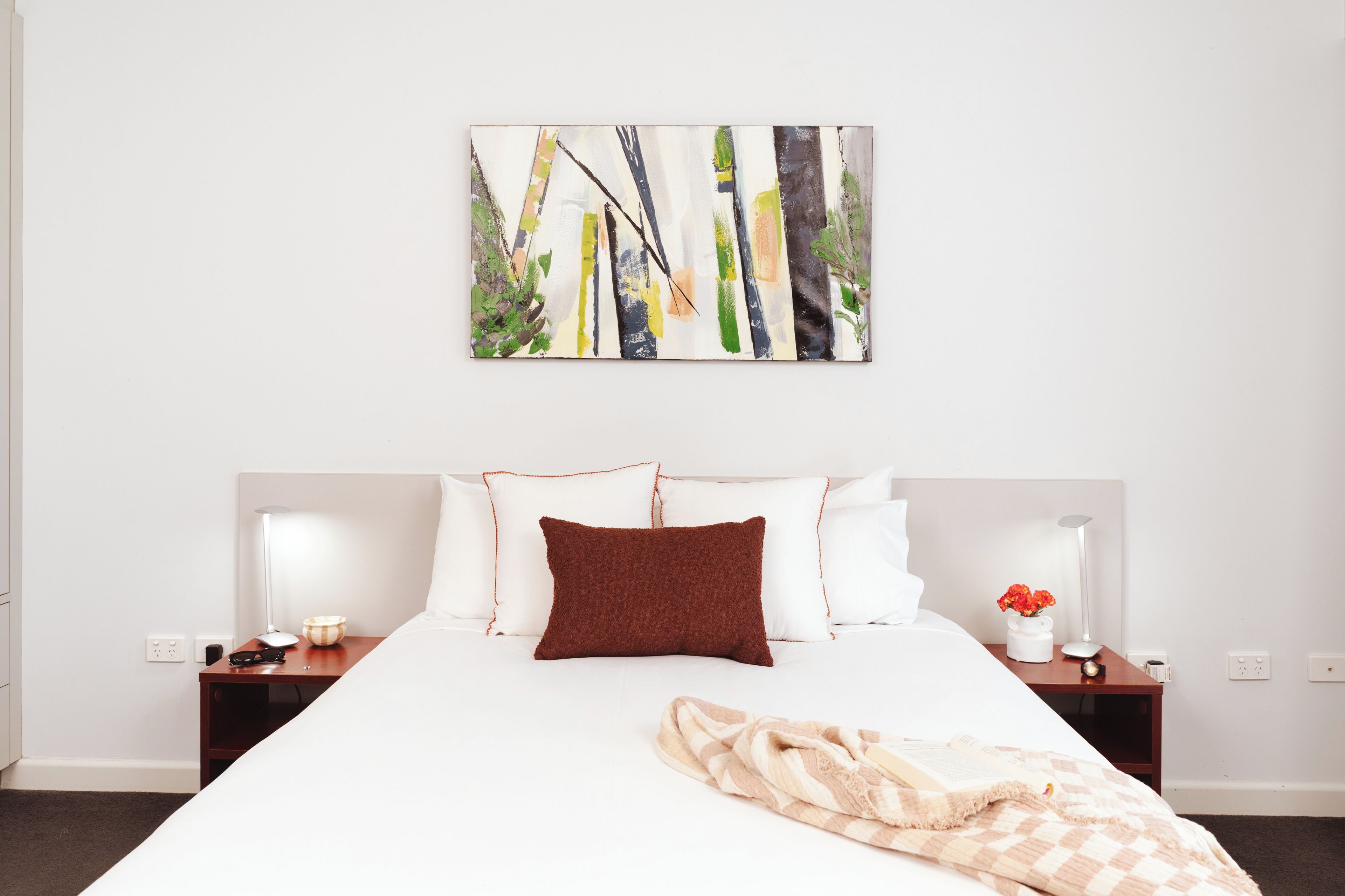 Standard-Studio, 1 Queen-Bett | Hochwertige Bettwaren, Verdunkelungsvorhänge, Bügeleisen/Bügelbrett