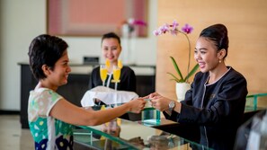 บริเวณประตูทางเข้า