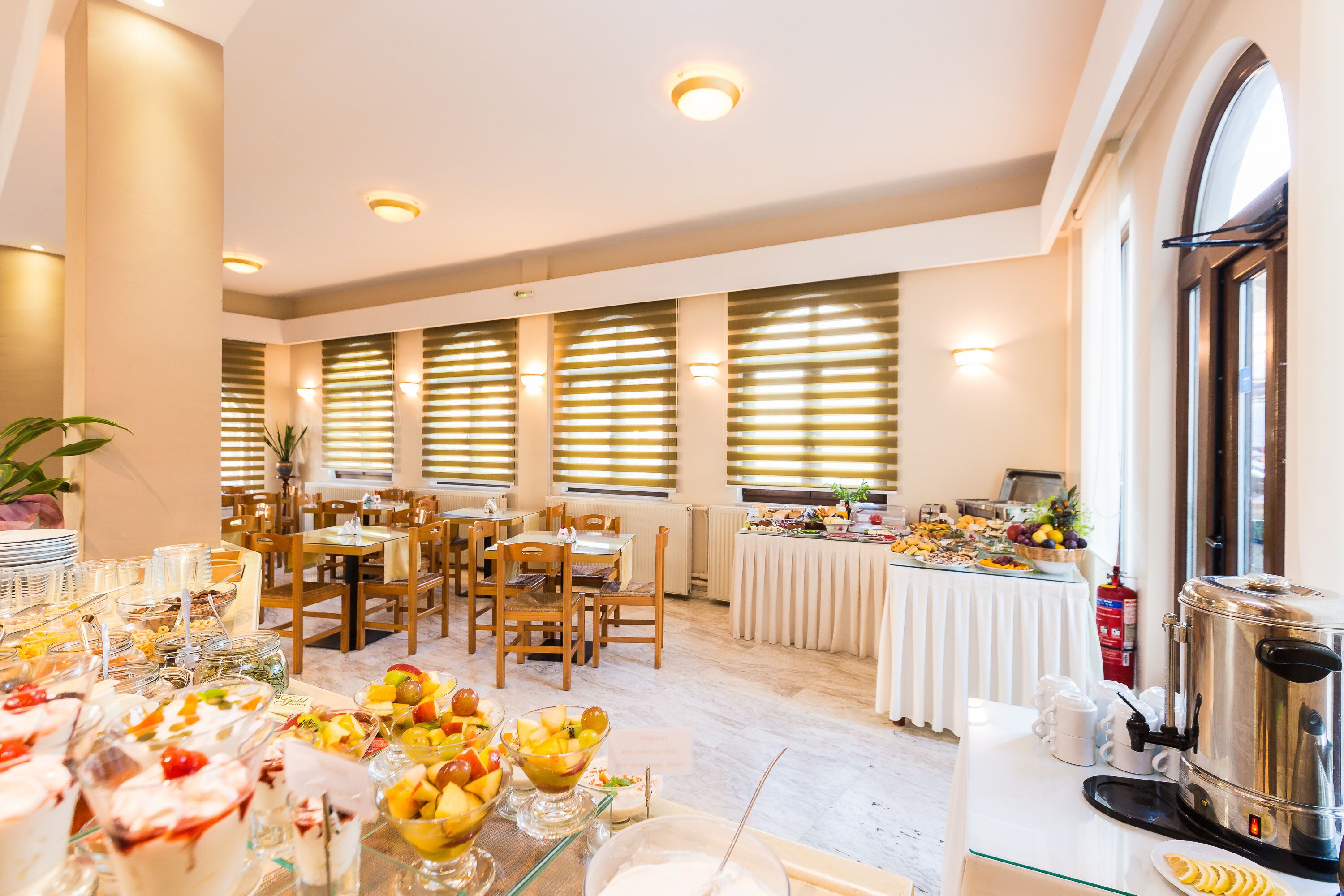 Daily buffet breakfast for a fee
