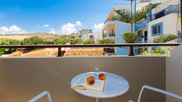 Appartement supérieur, 2 chambres | Balcon