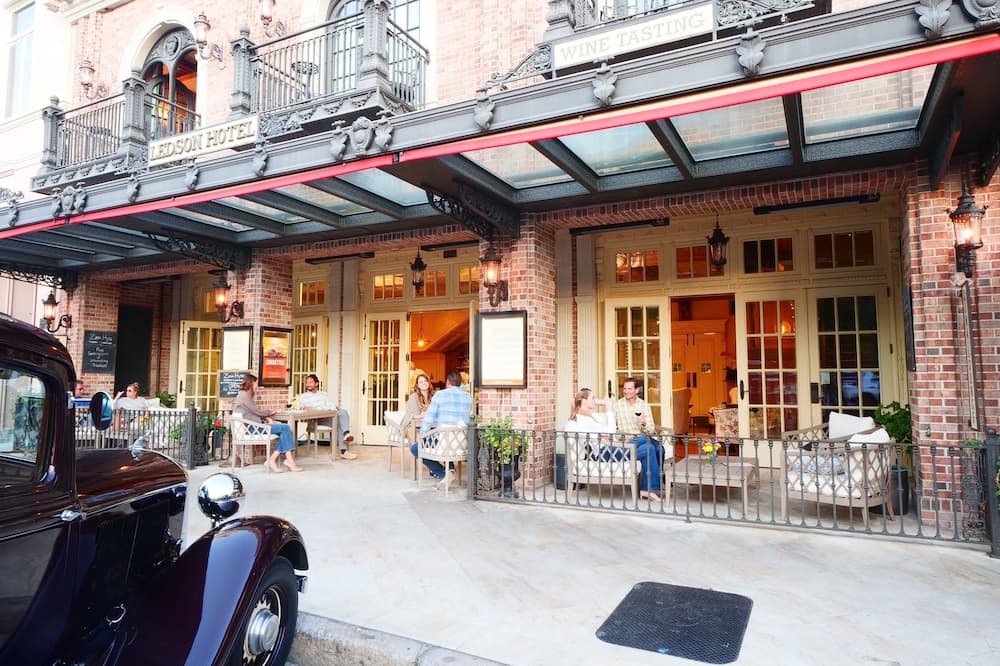 Ledson Hotel