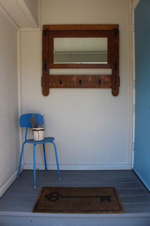 Estudio básico, 1 cama de matrimonio | Wifi gratis y ropa de cama