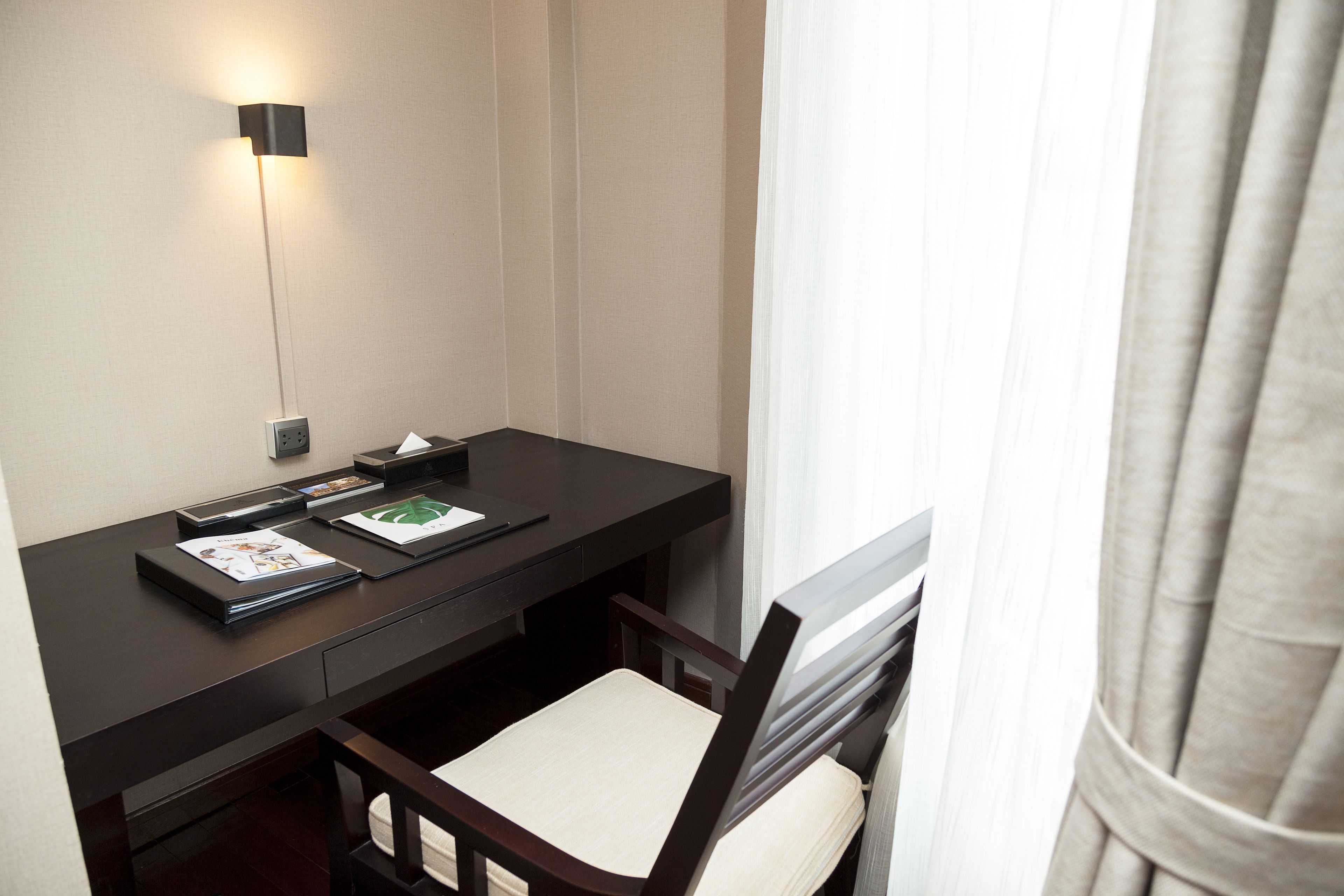 arunreas majestic | premium bedding, free minibar, in-room safe, soundproofing