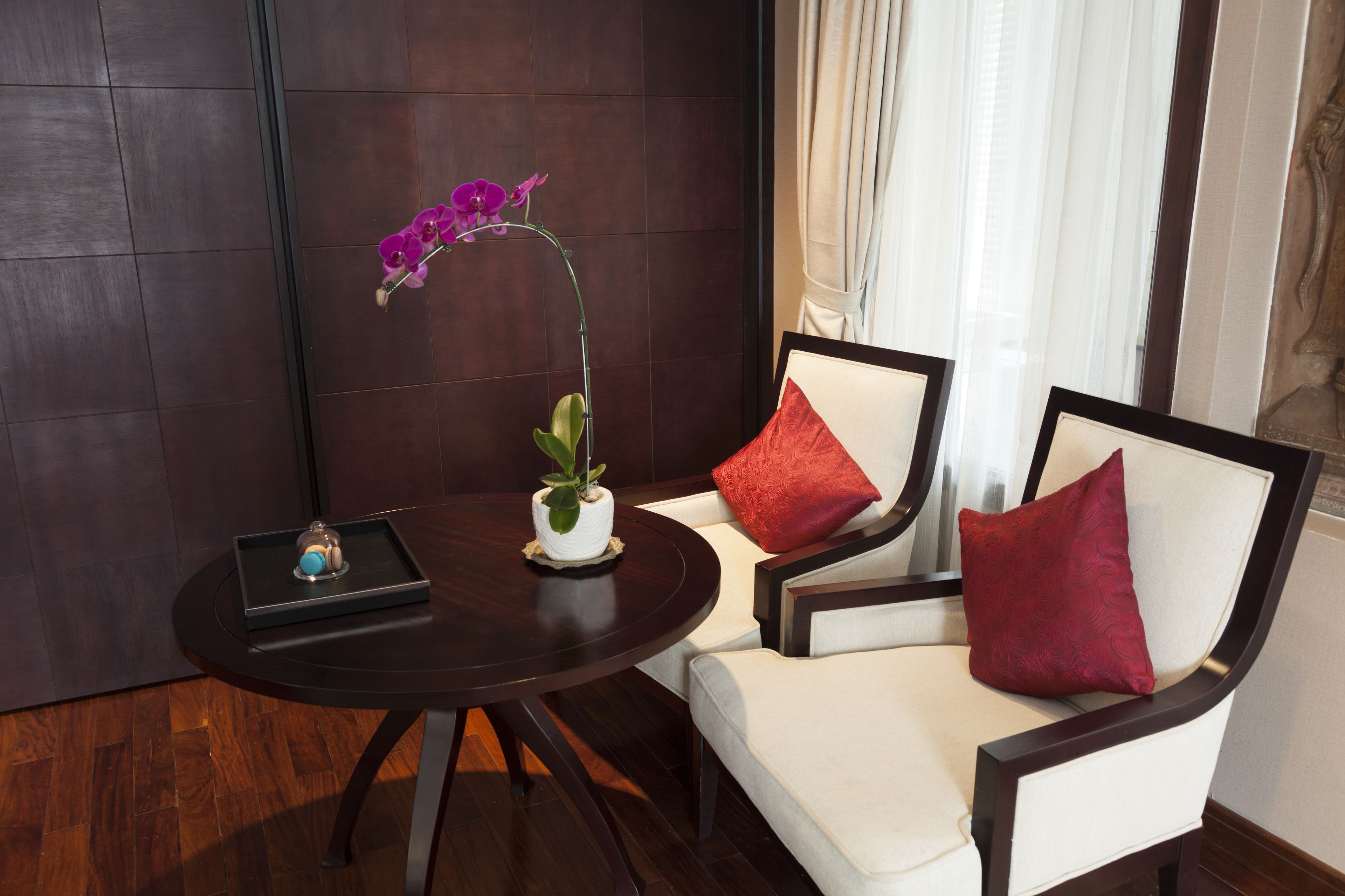 arunreas majestic | premium bedding, free minibar, in-room safe, soundproofing