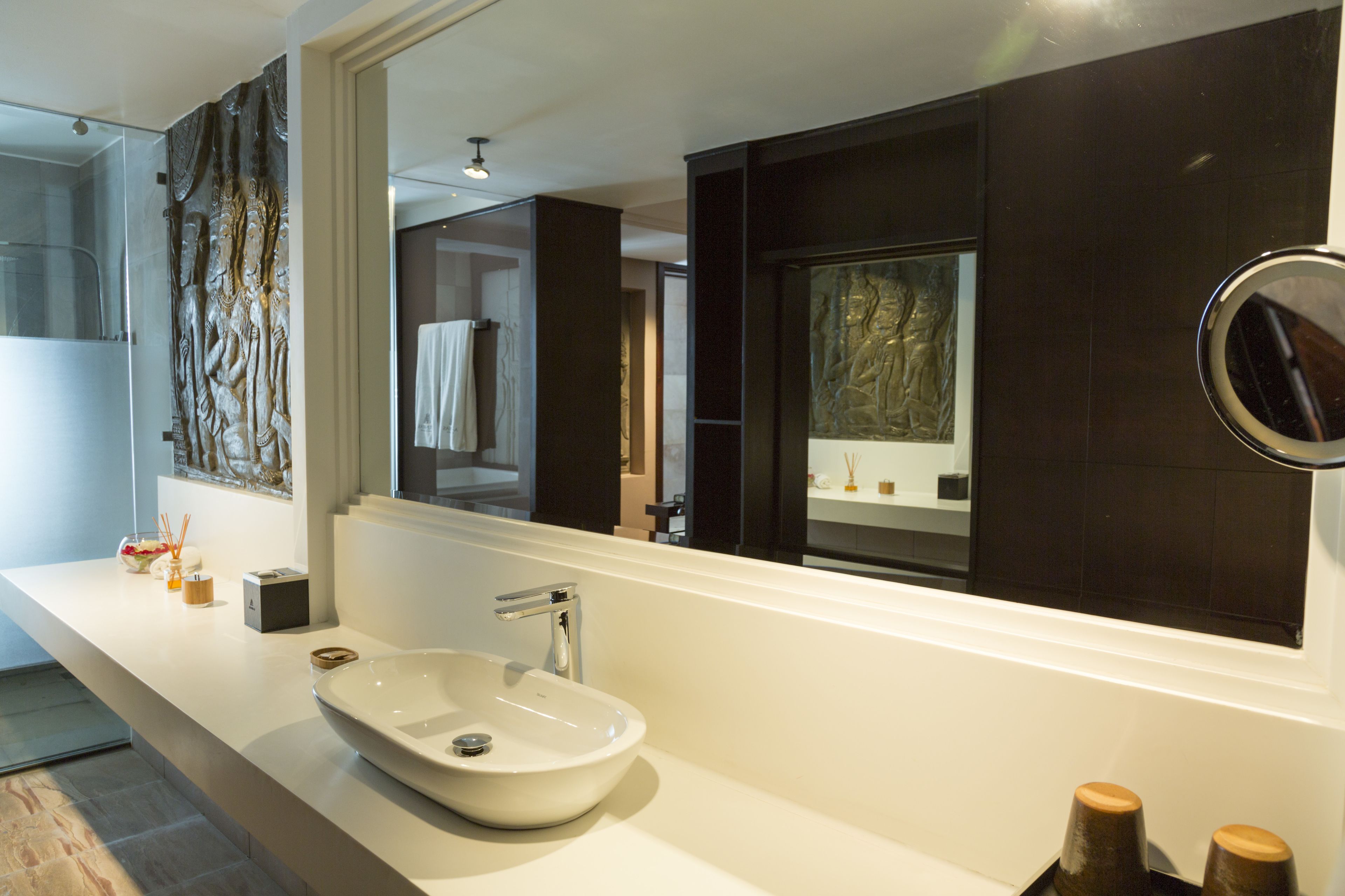 city grande | bathroom | free toiletries, hair dryer, dressing gowns, slippers