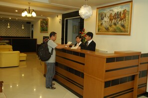Reception - Hotel Unik (Bandung)