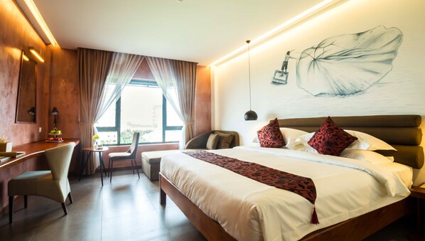 Premium bedding, minibar, in-room safe, blackout curtains - Almond Hotel Bassac River (Phnom Penh)