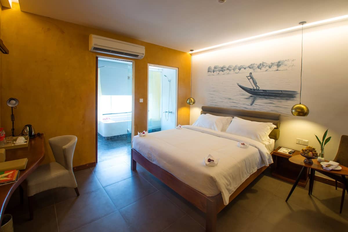 Deluxe Double - River View (Mekong)