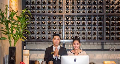 Almond Hotel Bassac River