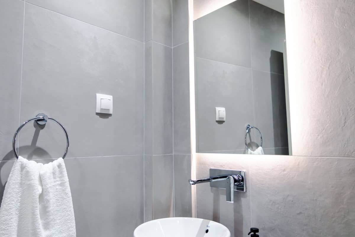 basic quadruple room, sea view | bathroom | shower, rainfall showerhead, hair dryer, towels