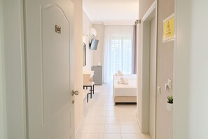 In-room safe, individually furnished, blackout drapes - Samel Hotel (Kassandra)