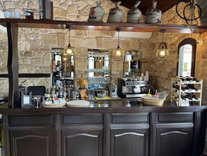 Bar (in der Unterkunft)