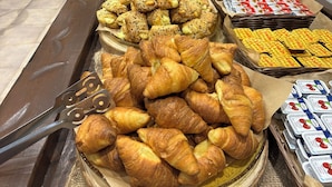 Free daily buffet breakfast - Samel Hotel (Kassandra)