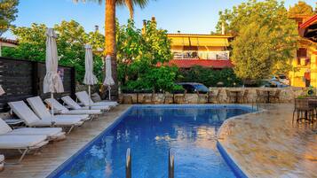 Outdoor pool, pool umbrellas