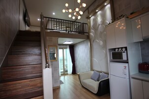 1 bedroom, premium bedding, rollaway beds, free wired internet