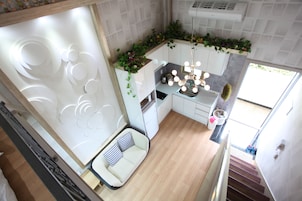 Fridge, microwave, stovetop, coffee/tea maker