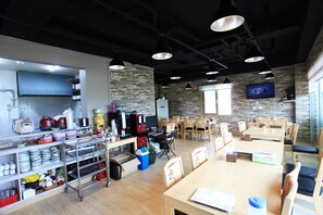 Breakfast, lunch and dinner served  - Basapan Pension (Jeju City)